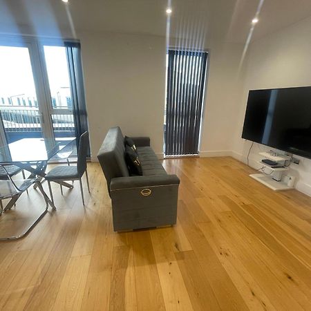 Luxury Top Floor Penthouse Apartment Near Heathrow London Kültér fotó