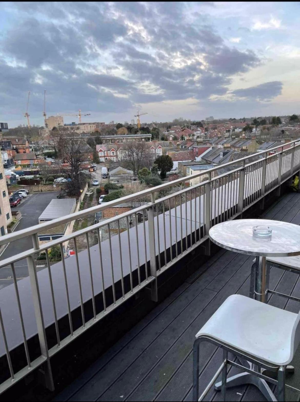 Luxury Top Floor Penthouse Apartment Near Heathrow London Kültér fotó